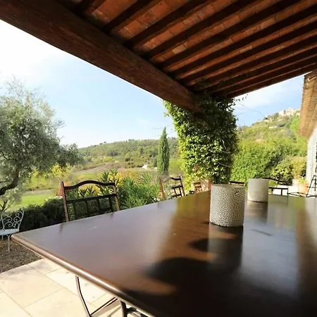 In Gordes, Facing The Entire Luberon Park A Beautiful 5 Bedrooms House