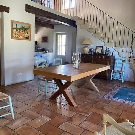 In Gordes, Facing The Entire Luberon Park A Beautiful 5 Bedrooms House * Gordes
