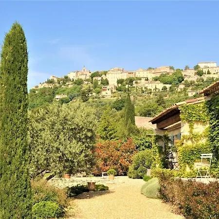 In Gordes, Facing The Entire Luberon Park A Beautiful 5 Bedrooms House Holiday home