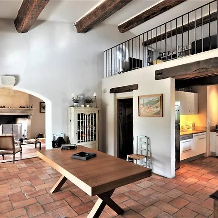 In Gordes, Facing The Entire Luberon Park A Beautiful 5 Bedrooms House Holiday home