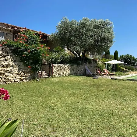 In Gordes, Facing The Entire Luberon Park A Beautiful 5 Bedrooms House Holiday home