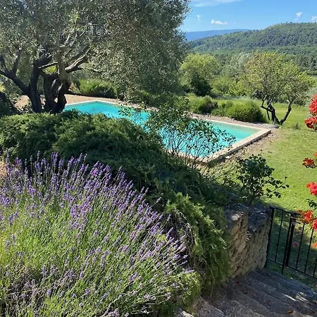 In Gordes, Facing The Entire Luberon Park A Beautiful 5 Bedrooms House * Gordes