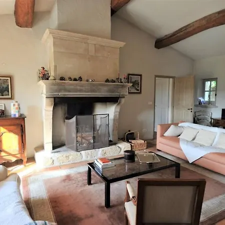 In Gordes, Facing The Entire Luberon Park A Beautiful 5 Bedrooms House * Gordes