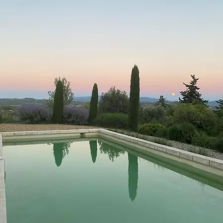 In Gordes, Facing The Entire Luberon Park A Beautiful 5 Bedrooms House